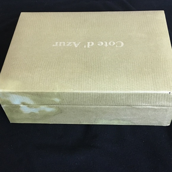 Cote D’Azur Fashion Jewelry Faux Pearl Necklace and Earrings Set - Picture 8 of 13